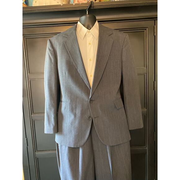 Haggar Made in the USA Polyester Rayon Blend Navy Blue Suit - Picture 3 of 8